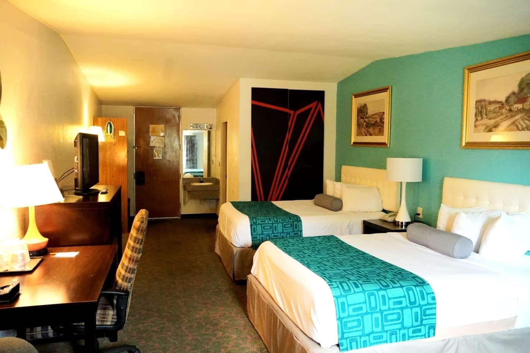 โฮเวิร์ด จอห์นสัน บาย วินด์แฮม เลค ซิตี้ Hotel เลคซิตี้ ภายนอก รูปภาพ